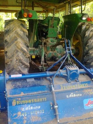 ขายรถไถนั้งขับจอร์นเดียร์ 2040Sพร้อมอุปกรณ์ครบ