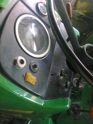 ขายรถไถนั้งขับจอร์นเดียร์ 2040Sพร้อมอุปกรณ์ครบ