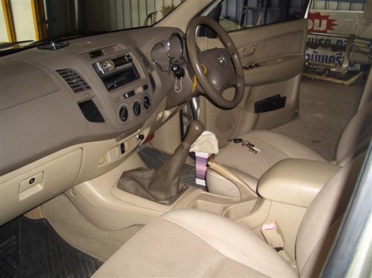 TOYOTA VIGO 4ประตู3.0G ABS/AIRBAG2005 รถfreeดาวน์