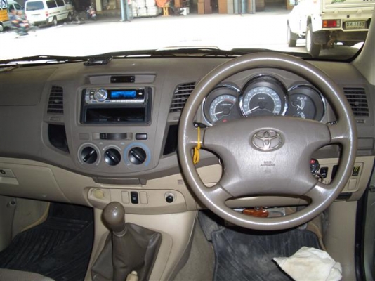 TOYOTA VIGO 4ประตู3.0G ABS/AIRBAG2005 รถfreeดาวน์