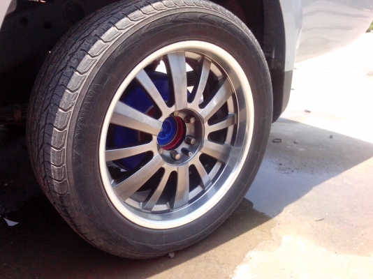 ขายล้อแม็ก 20 นิ้ว6รูพร้อมยาง YOKO265/50R20 สวยๆขายล้อแม็ก 20 นิ้ว6รูพร้อมยาง YOKO265/50R20 สวยๆ