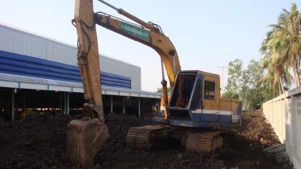 ขายแบ็คโฮ Komatsu 120-1 เดิมๆทั้งคัน มีแอร์ เครื่องดี รถใช้งานอยู่