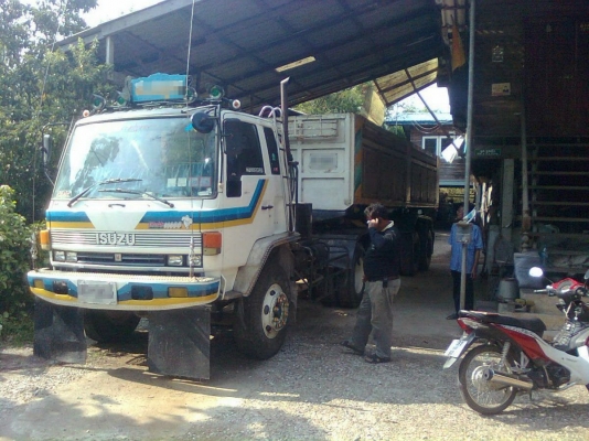 ขายหัวลากพร้อมหางเซมิดั๊ม ยาว7.50 สภาพสวยพร้อมใช้ ติดต่อได้ที่คุณ อ๊อฟ พิจิตร 086-737-9991