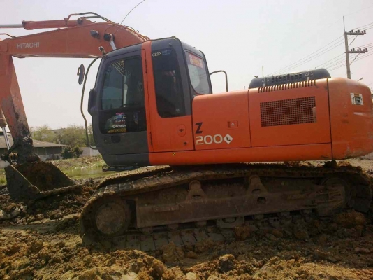 ขายHITACHI ZX200-3 สภาพสวยพร้อมใช้ ติดต่อได้ที่คุณ อ๊อฟ พิจิตร 086-737-9991