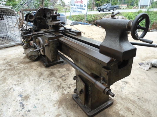 ขายด่วน เครื่องกลึงรุ่นเก่า  6 ฟุต พร้อมใช้งาน