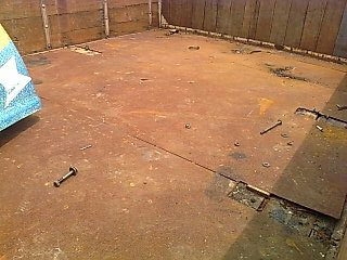 ***ขายแล้วครับขอบคุณ Truck2handขาย กระบะรถบรรทุก 6ล้อ ยกลงจาก 6ล้อHINO ยาว4.30ม.กว้าง2.20ม. สำหรับรถคัสซีกว้าง 74ซม.  ตงดีใหญ่ แข็งแรง ไม่แตกไม่หัก ฝาทึบดี พื้นไม้สภาพดีปูเหล็กทับ สีดี เก็บนิดสวยเลย  สภาพโดยรวมสวย ทรงดี  พร้อมใช้งาน ราคาต่อรองได้ครับ