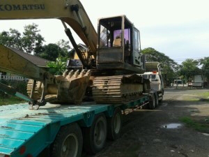 ขายKOMATSU PC200-3 LC