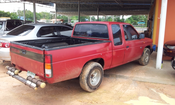 ขาย Big M king cab ปี 40 จอโค้ง หน้าเดิมๆ ครับ