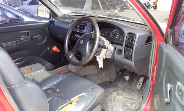 ขาย Big M king cab ปี 40 จอโค้ง หน้าเดิมๆ ครับ