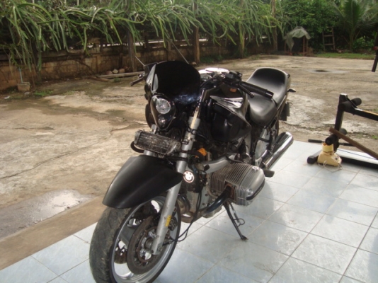 ขาย ซากรถอุบัติเหตุ bmw1100cc เครื่องยนต์ ดีเยี่ยมรถวิ่งได้