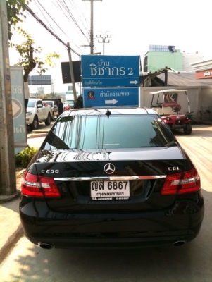 2011 Benz E250 AMG รุ่นท็อปสุดของรุ่นนี้ 7 เกียร์ ออฟชั่นเต็มสุด บรรยายไม่หมด หาดูตามสเปกตามท้องตลาดได้เร้ยครับ เปลี่ยนเกียร์ที่คอพวงมาลัยสำหรับรุ่นท็อปสุดเท่านั้น ชุดแต่ง แม็ก ครบ ไม่มีชน สภาพใหม่ทั้งภายนอกและภายในครับ สนใจสอบถาม และ คุยราคาได้ครับ