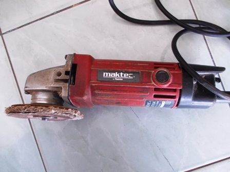 เครื่องเจียรไฟฟ้าMaktec MT954 สภาพดี พร้อมใช้งานครับ
