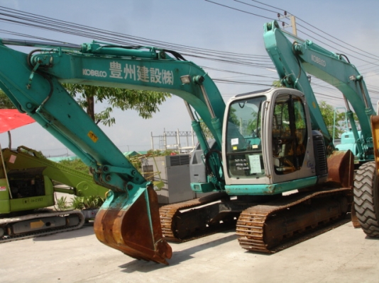 จากญี่ปุ่นถึงไทยแล้วครับ KOBELCO SK135SR-1E SN: YY02-03006 ปี 2002 สภาพสวยมาก ขายถูกนะครับ