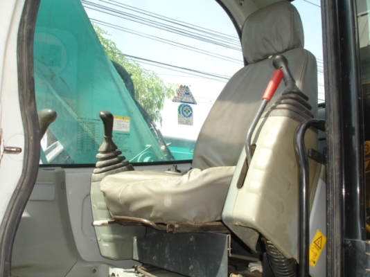 จากญี่ปุ่นถึงไทยแล้วครับ KOBELCO SK135SR-1E SN: YY02-03006 ปี 2002 สภาพสวยมาก ขายถูกนะครับ