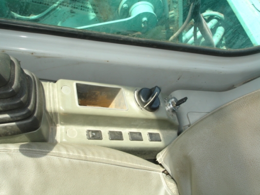 จากญี่ปุ่นถึงไทยแล้วครับ KOBELCO SK135SR-1E SN: YY02-03006 ปี 2002 สภาพสวยมาก ขายถูกนะครับ