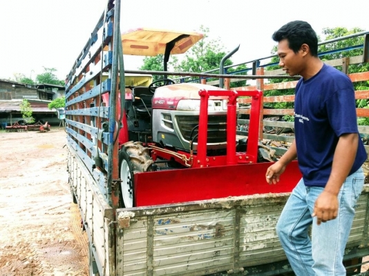 ยันร์ม่า EF 453 T 4 WD 2 เพลา ตัวเแล่า ทำงาน 1092 ชั่วโมงพร้อมใช้ครับ