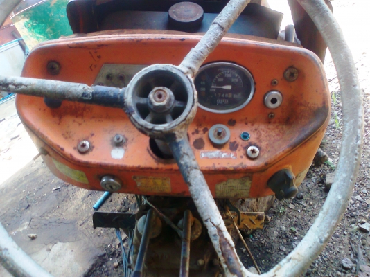 ขายด่วน..รถไถ KUBOTA L2000 ทั้งคัน ขายตามสภาพ เครื่องดี คัสซีดี เกียร์ต้องซ่อม.