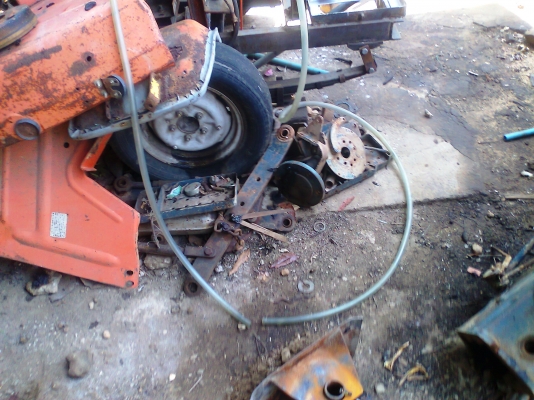 ขายด่วน..รถไถ KUBOTA L2000 ทั้งคัน ขายตามสภาพ เครื่องดี คัสซีดี เกียร์ต้องซ่อม.