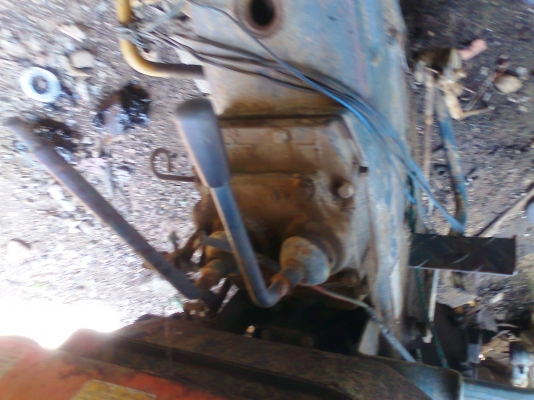 ขายด่วน..รถไถ KUBOTA L2000 ทั้งคัน ขายตามสภาพ เครื่องดี คัสซีดี เกียร์ต้องซ่อม.