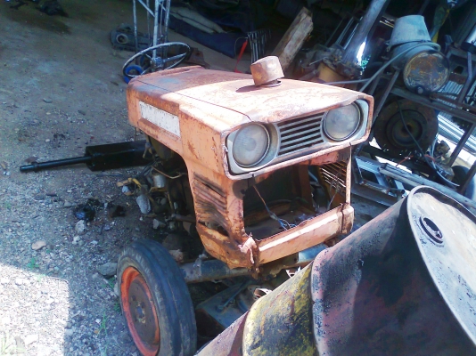 ขายด่วน..รถไถ KUBOTA L2000 ทั้งคัน ขายตามสภาพ เครื่องดี คัสซีดี เกียร์ต้องซ่อม.