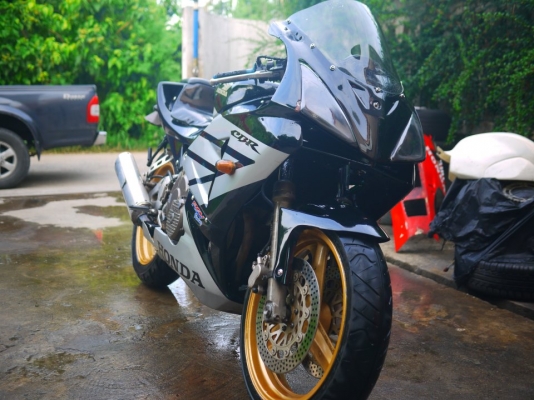 ขาย cbr400 แฟริ่ง Rc211 พร้อมท่อสูตรเสียงนุ่มๆ ราคา 88000 ทะเบียนแท้ จัดไฟแนนท์ได้ by 400 club Thailand 0803355484 www.400clubthailand.com