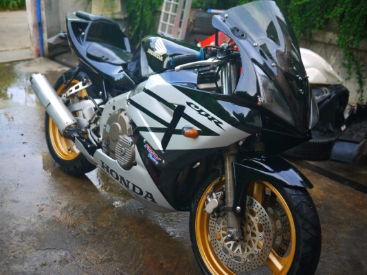 ขาย cbr400 แฟริ่ง Rc211 พร้อมท่อสูตรเสียงนุ่มๆ ราคา 88000 ทะเบียนแท้ จัดไฟแนนท์ได้ by 400 club Thailand 0803355484 www.400clubthailand.com