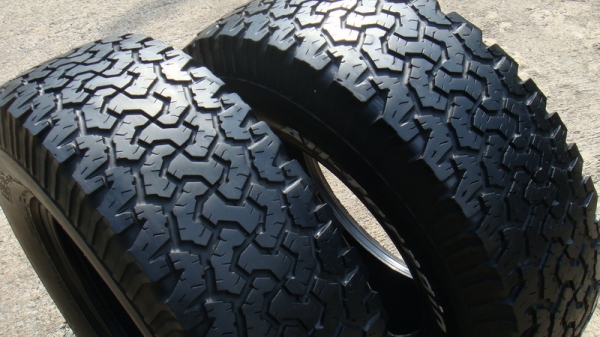 ขายยาง BF Goodrich Allterrain 265 75 r16 1คู่ สวยๆ