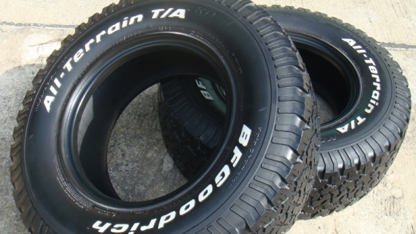ขายยาง BF Goodrich Allterrain 265 75 r16 1คู่ สวยๆ