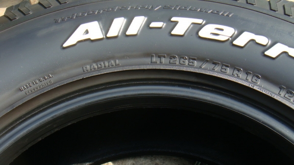 ขายยาง BF Goodrich Allterrain 265 75 r16 1คู่ สวยๆ