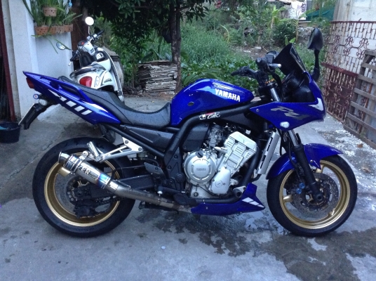 ลดกระหน่ำ ขาย(แลก-เทิร์น) fazer 1000.CC ปี2001ทะเบียนพร้อมโอน จัดไฟแนนได้ครับดาว80,000 เครื่องฟิิต240+ยังเหลือ ท่อแต่งโอเวอร์ลั่นทุ่ง ยางเต็มหน้าหลัง โซ่สเตอร์เต็ม สภาพพร้อมใช้ครับ