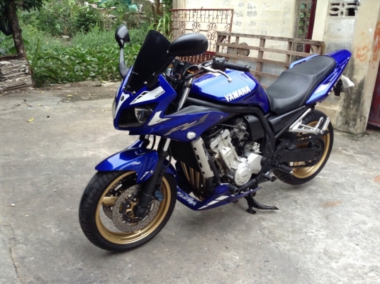 ลดกระหน่ำ ขาย(แลก-เทิร์น) fazer 1000.CC ปี2001ทะเบียนพร้อมโอน จัดไฟแนนได้ครับดาว80,000 เครื่องฟิิต240+ยังเหลือ ท่อแต่งโอเวอร์ลั่นทุ่ง ยางเต็มหน้าหลัง โซ่สเตอร์เต็ม สภาพพร้อมใช้ครับ