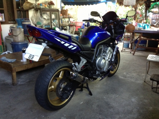 ลดกระหน่ำ ขาย(แลก-เทิร์น) fazer 1000.CC ปี2001ทะเบียนพร้อมโอน จัดไฟแนนได้ครับดาว80,000 เครื่องฟิิต240+ยังเหลือ ท่อแต่งโอเวอร์ลั่นทุ่ง ยางเต็มหน้าหลัง โซ่สเตอร์เต็ม สภาพพร้อมใช้ครับ