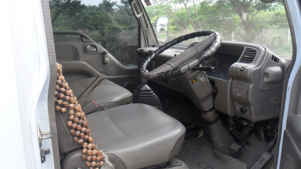 บรรทุก  4 ล้อ  อีซูซุ  เกียร์สั้น  หัวการ์ตูน