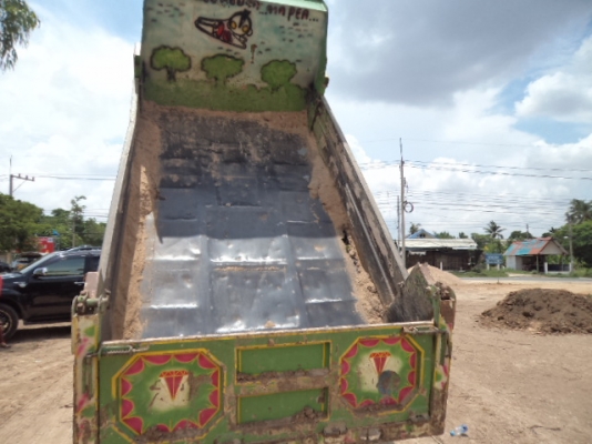 ขายรถ6ล้อดั้มอีซูซุร็อก เครื่อง195แรง สภาพสวยๆพร้อมใช้งานคับ