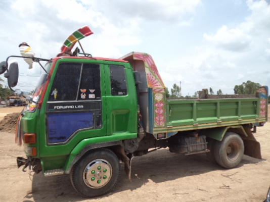 ขายรถ6ล้อดั้มอีซูซุร็อก เครื่อง195แรง สภาพสวยๆพร้อมใช้งานคับ