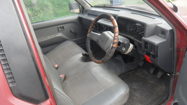 กระบะบรรทุก มิตซูบิชิ ไซโคลน ปี/2533-4 สีแดง ขับใช้อยู่ ูเลย