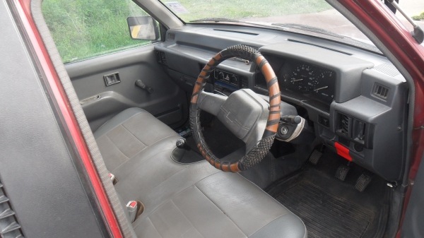 กระบะบรรทุก มิตซูบิชิ ไซโคลน ปี/2533-4 สีแดง ขับใช้อยู่ ูเลย