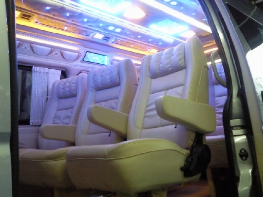 รถตู้VIPจริงๆปี/2012 ขอบอกว่าvipเต็ม คุ้มครับ