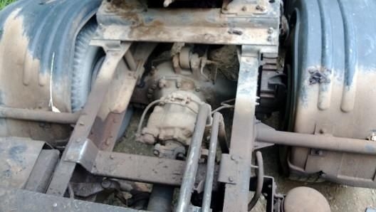 รถฮีโน่ 10 ล้อดั้ม หัวลาก  260 แรงม้า ปี 47  สนใจติดต่อ 081 - 6079515