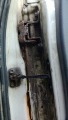 รถฮีโน่ 10 ล้อดั้ม หัวลาก  260 แรงม้า ปี 47  สนใจติดต่อ 081 - 6079515