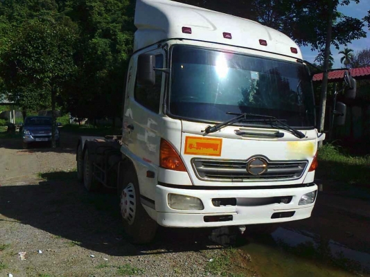 รถฮีโน่ 10 ล้อดั้ม หัวลาก  260 แรงม้า ปี 47  สนใจติดต่อ 081 - 6079515