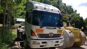 รถฮีโน่ 10 ล้อดั้ม หัวลาก  260 แรงม้า ปี 47  สนใจติดต่อ 081 - 6079515