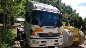 รถฮีโน่ 10 ล้อดั้ม หัวลาก  260 แรงม้า ปี 47  สนใจติดต่อ 081 - 6079515