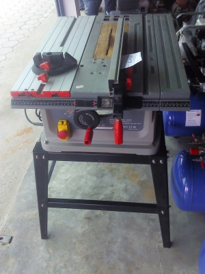 โต็ะเลื่อยวงเดือนพร้อมใบขนาด10 นิ้วเลื่อนใบขึ้นลงได้ปรับเอียงได้