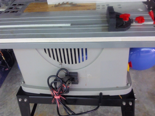 โต็ะเลื่อยวงเดือนพร้อมใบขนาด10 นิ้วเลื่อนใบขึ้นลงได้ปรับเอียงได้