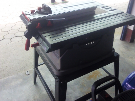 โต็ะเลื่อยวงเดือนพร้อมใบขนาด10 นิ้วเลื่อนใบขึ้นลงได้ปรับเอียงได้