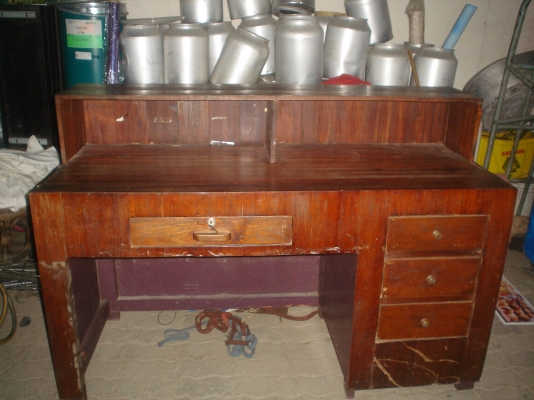 ***ลดอีกให้ถูกใจท่านผู้ชม***ขาย4200บาทครับไม้มะค่าสวย  หนาๆๆ  โต๊ะเก็บเงิน เคาเตอร์