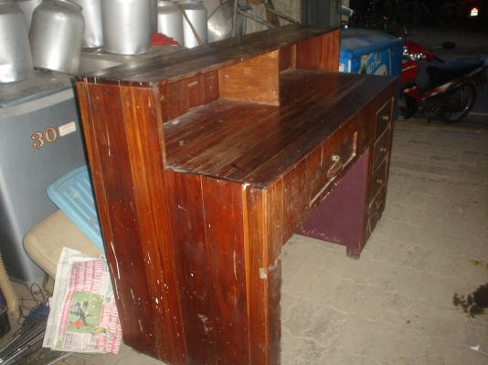 ***ลดอีกให้ถูกใจท่านผู้ชม***ขาย4200บาทครับไม้มะค่าสวย  หนาๆๆ  โต๊ะเก็บเงิน เคาเตอร์