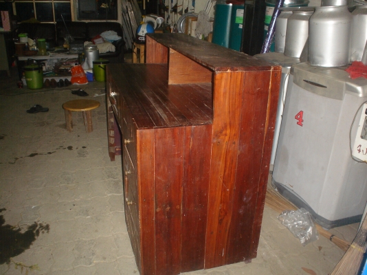 ***ลดอีกให้ถูกใจท่านผู้ชม***ขาย4200บาทครับไม้มะค่าสวย  หนาๆๆ  โต๊ะเก็บเงิน เคาเตอร์