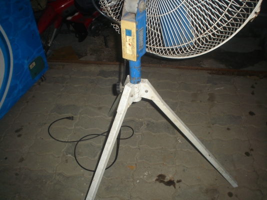 ลดให้ใจถึงๆๆพัดลมใหญ่  สภาพใหม่  ใช้ได้  ขายถูกๆๆ1900บาท